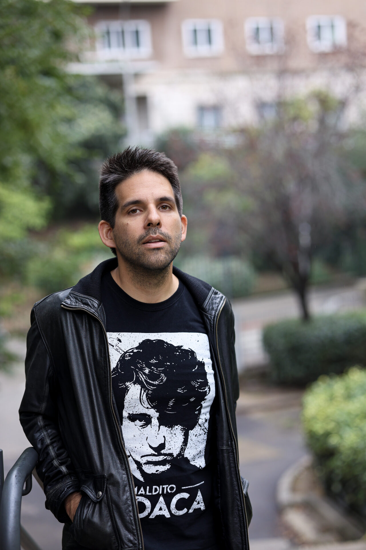 “El humor latinoamericano rompe toda pretensión de magnificencia”: Entrevista a Antonio Díaz Oliva a propósito de su novela “Campus”